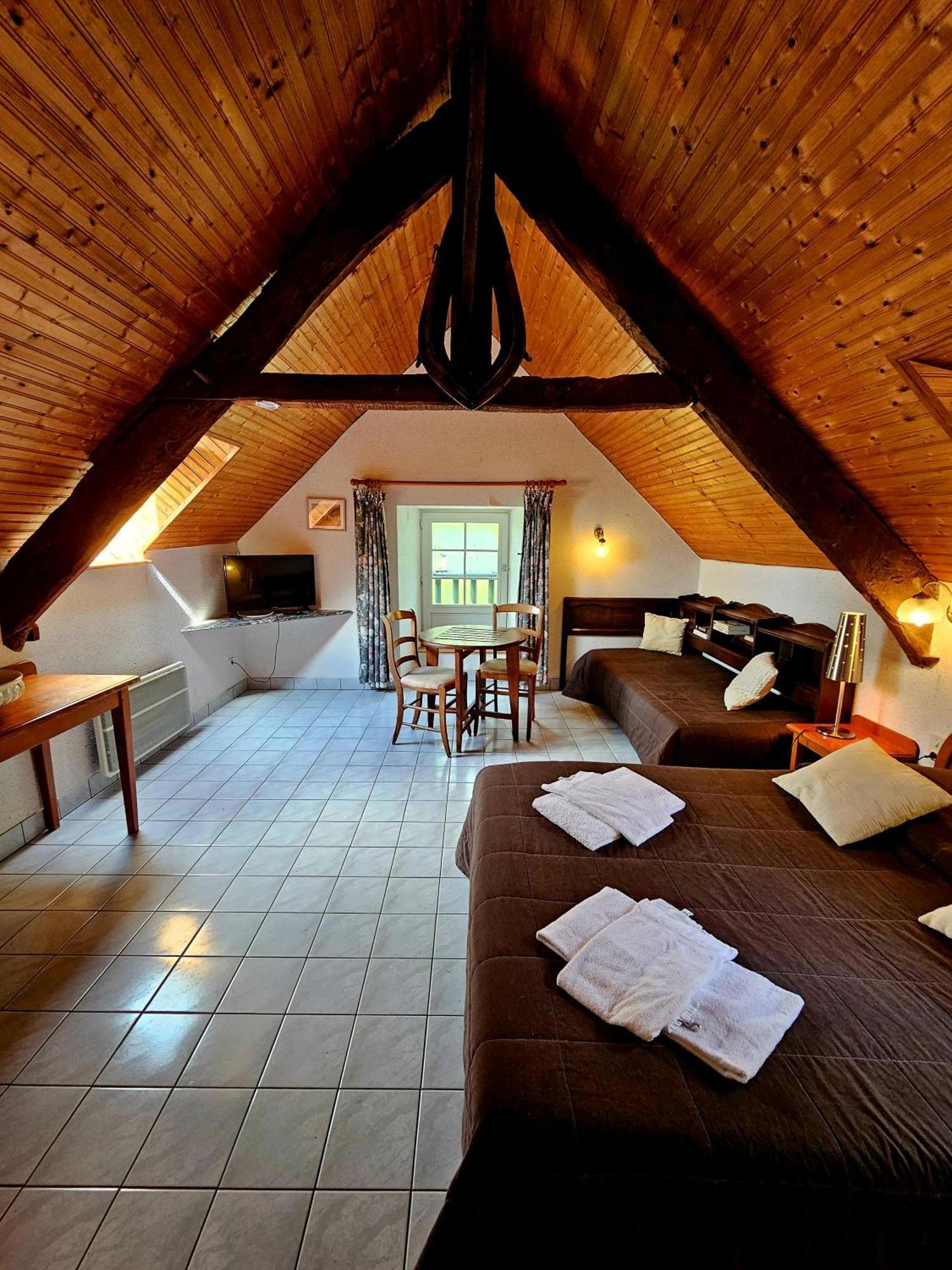 L'Auberge De La Porte Saint-Jouan-des-Guérets الغرفة الصورة