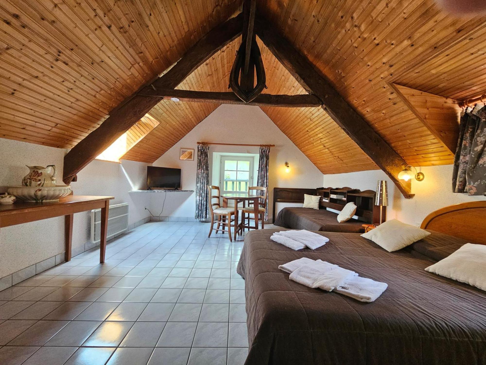 L'Auberge De La Porte Saint-Jouan-des-Guérets الغرفة الصورة